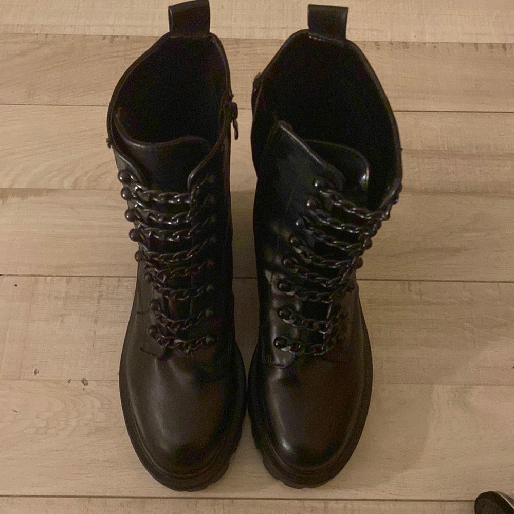 Black chain lace boots